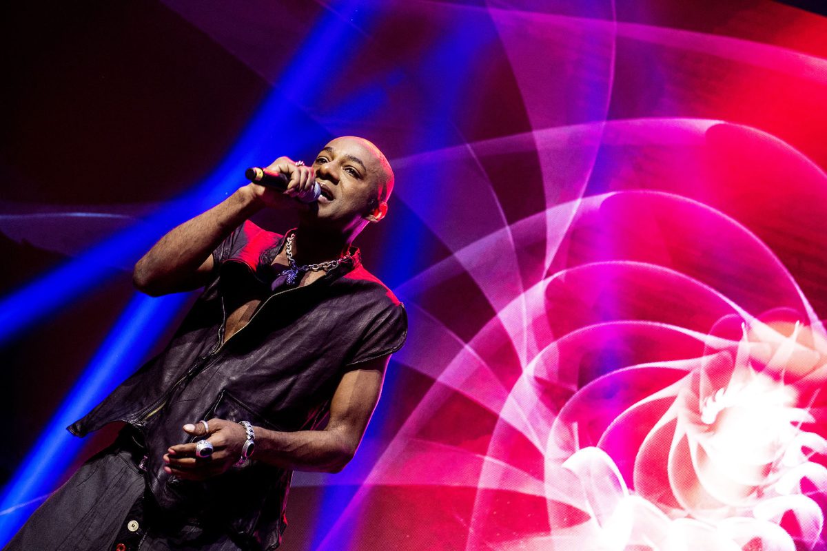 Singer Percival and motion graphics for stage design