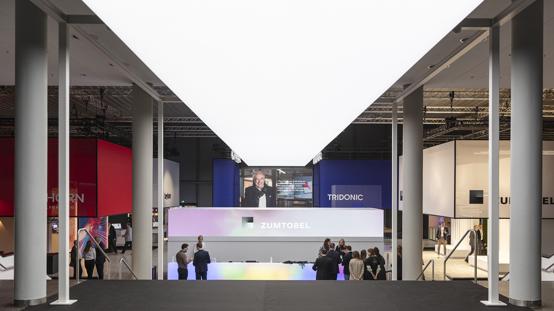 Zumtobel Group Messestand Light + Building 2024 Front Desk